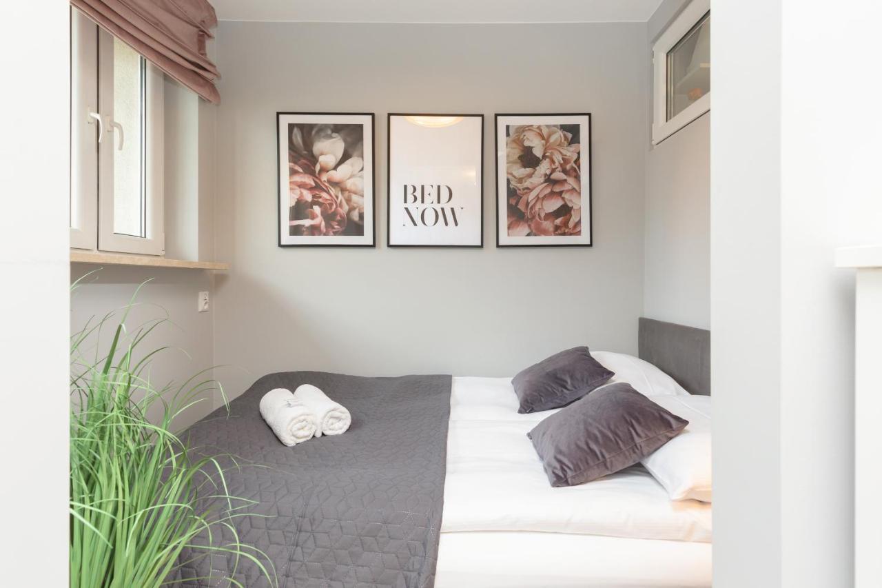 City Center Apartment Near The Vistula By Noclegi Renters Warszawa Exteriör bild