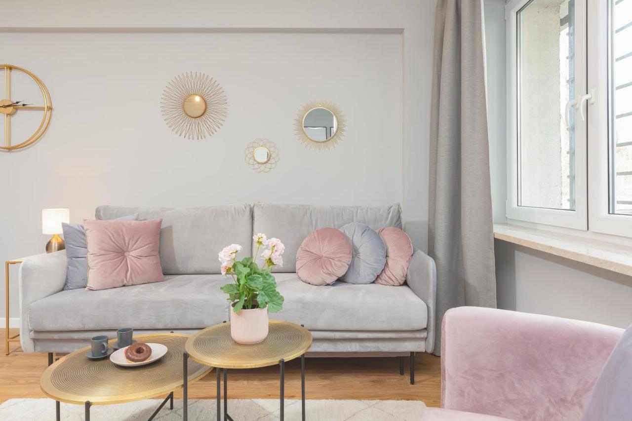 City Center Apartment Near The Vistula By Noclegi Renters Warszawa Exteriör bild