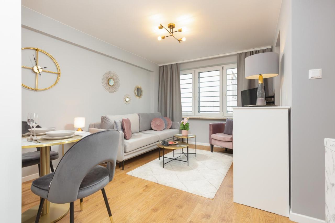 City Center Apartment Near The Vistula By Noclegi Renters Warszawa Exteriör bild